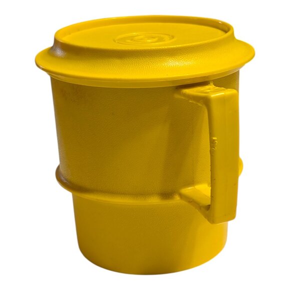 VTG Tupperware Yellow Coffee Mug Cup With Lid Travel Kitchenware USA - Picture 4 of 6